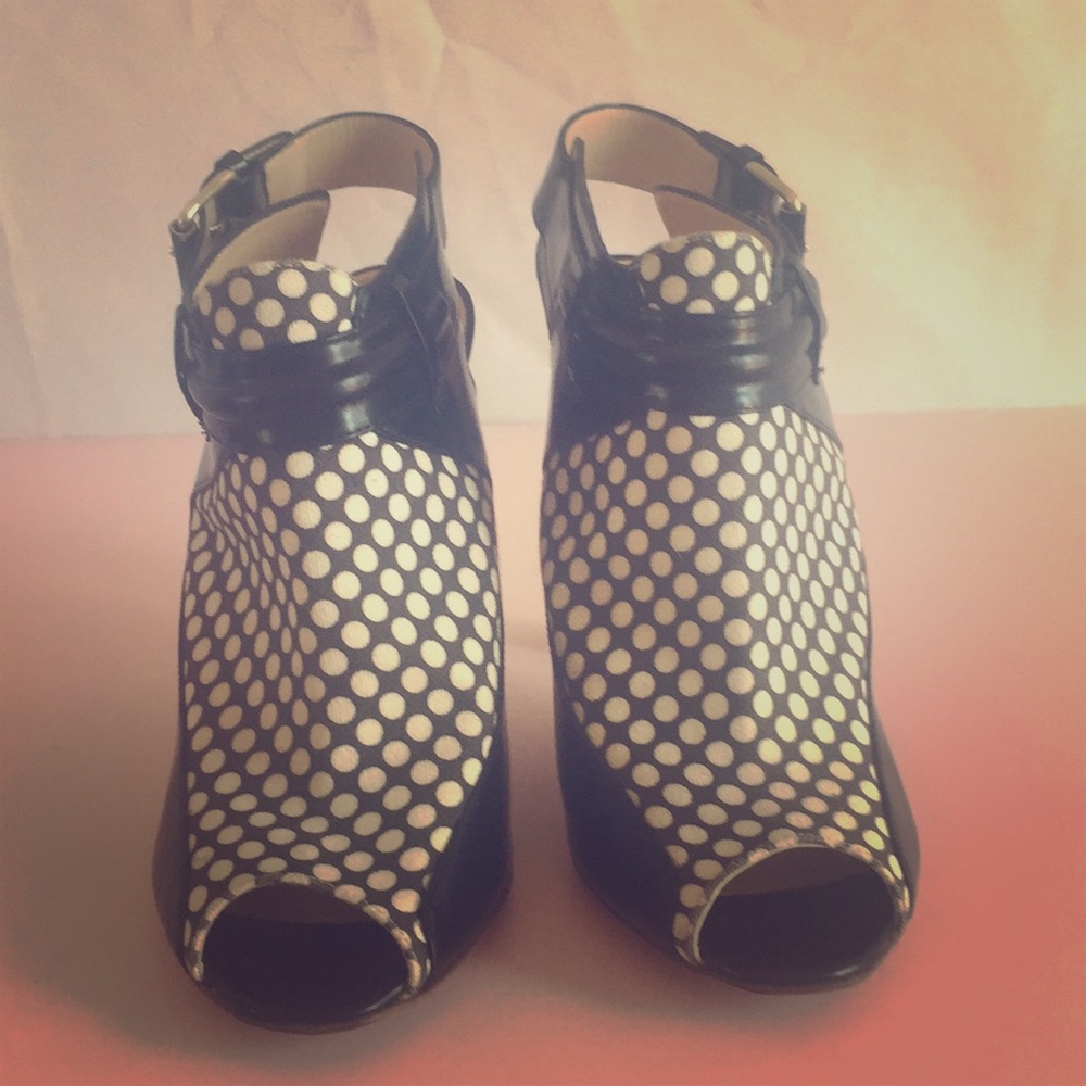 Pollini polka dots high heeled shoes!